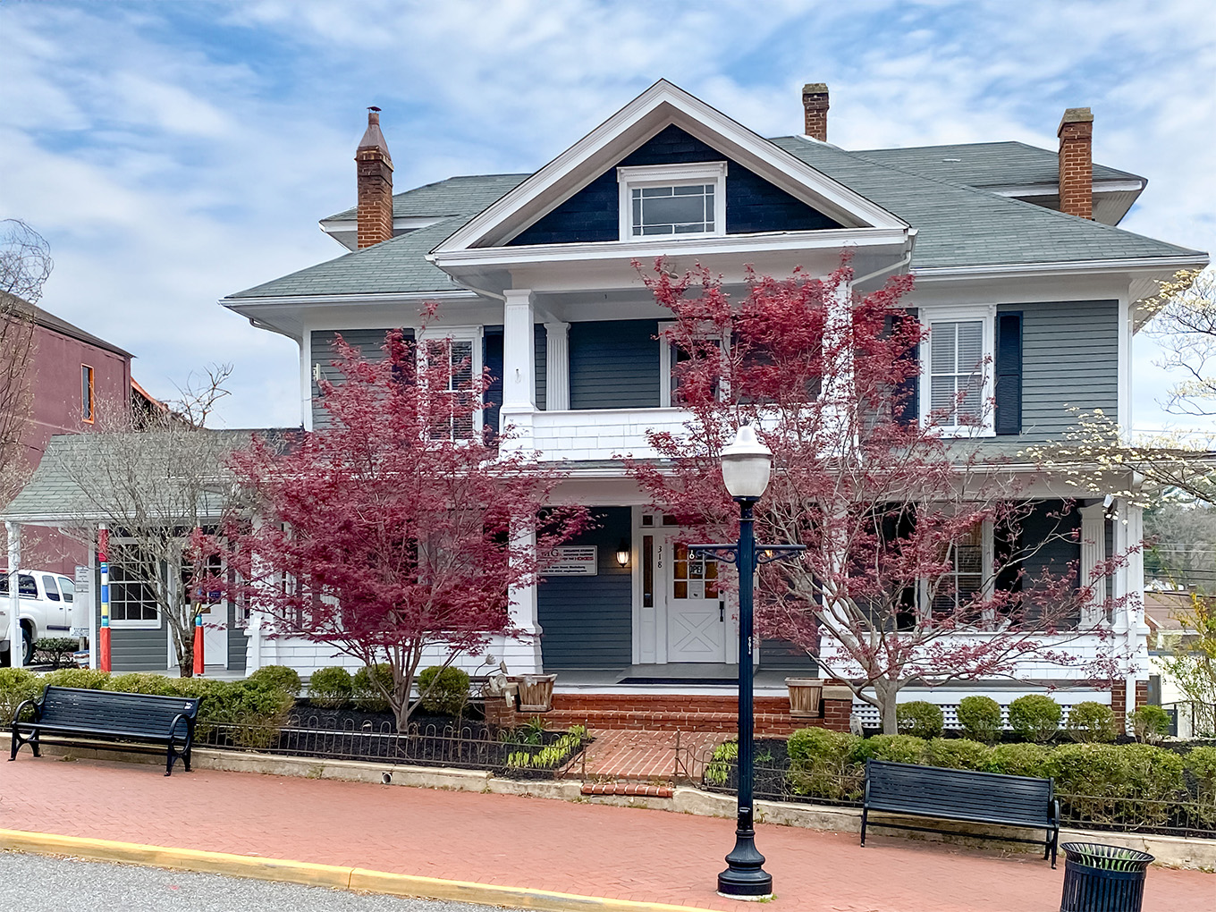 318 N Main St