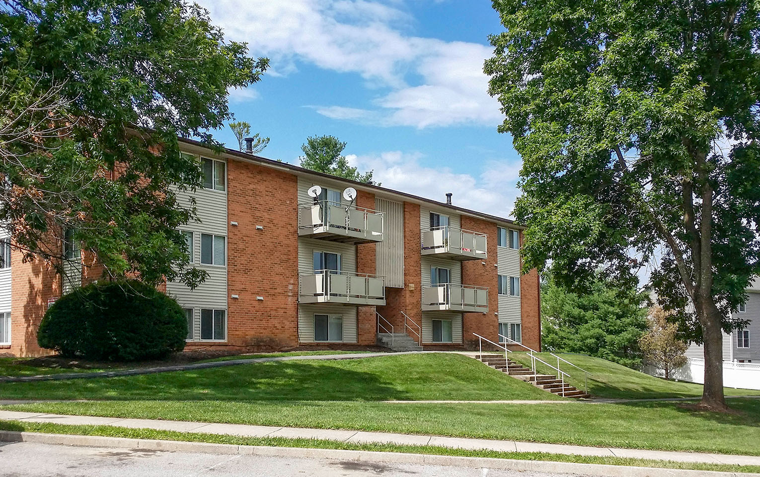 Overlook Exterior 3