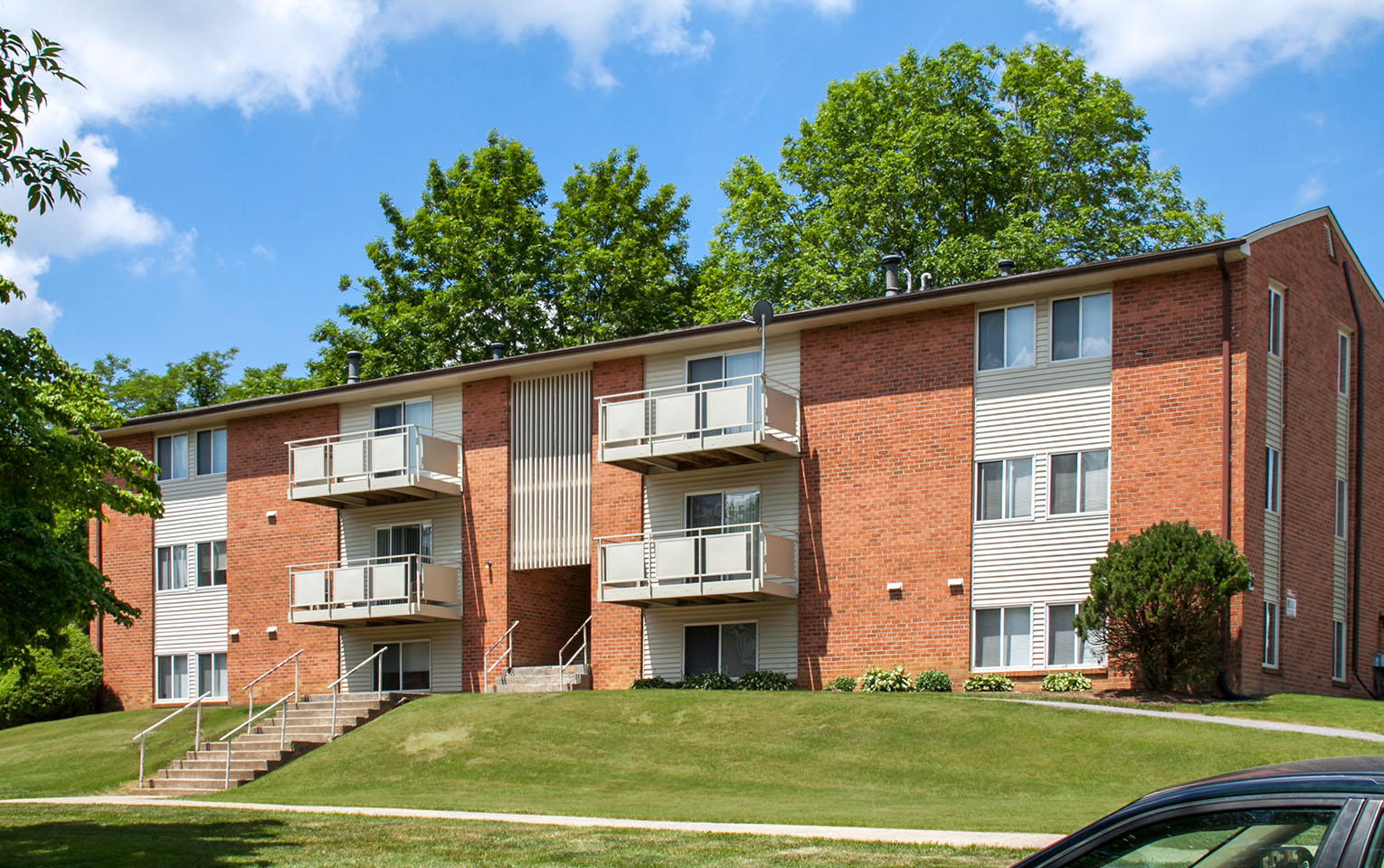Overlook Exterior 2